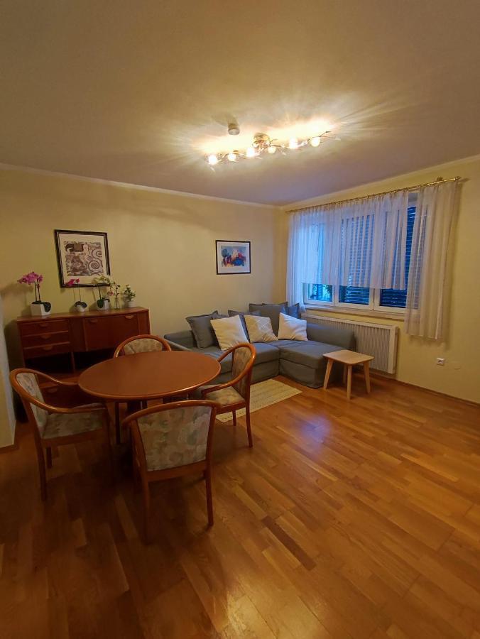 Apartment Inklusive Parkplatz Velden am Woerthersee Exterior photo